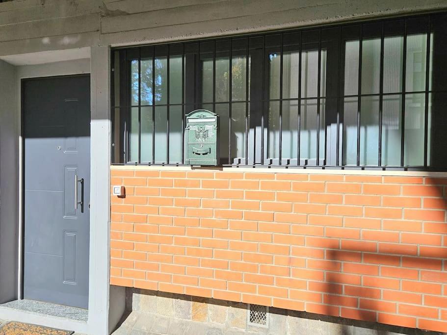 Grazioso Bilocale Ristrutturato Vicino Alla Stazione/Metro Milano Exterior foto